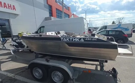 Лодка Тактика 430 DC (неокрашенная)
