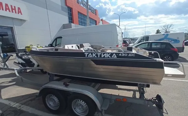 Лодка Тактика 430 DC (неокрашенная)