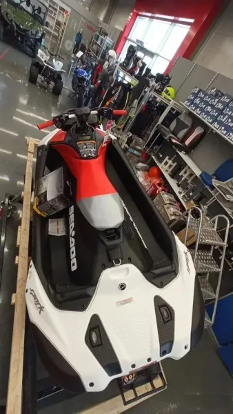 Гидроцикл SeaDoo Spark Trixx for 1 красный