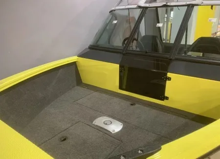 Катер Windboat 4.6 DCX NEW (желтый)