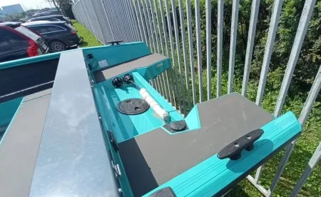 Катер Windboat 4.6 DCX NEW (зеленый)
