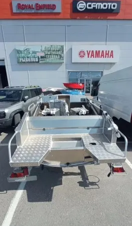 Лодка Тактика 430 DC (неокрашенная)