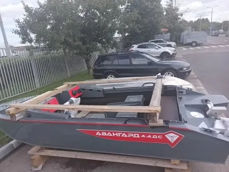 Лодка Авангард 4.4DC