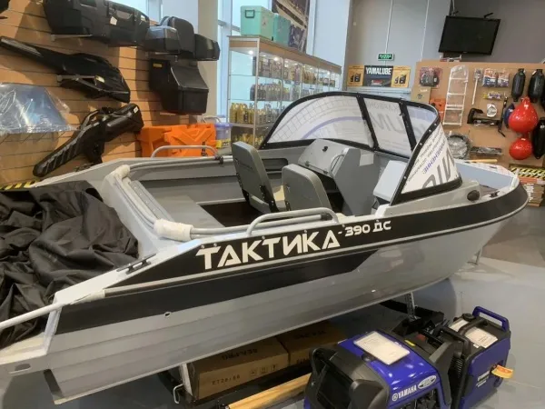 Моторная лодка Тактика 390 DC