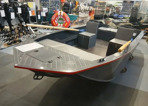 Лодка Авангард 4.0 Р