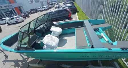 Катер Windboat 4.6 DCX NEW (зеленый)