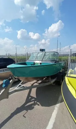 Катер Windboat 4.6 DCX NEW (зеленый)