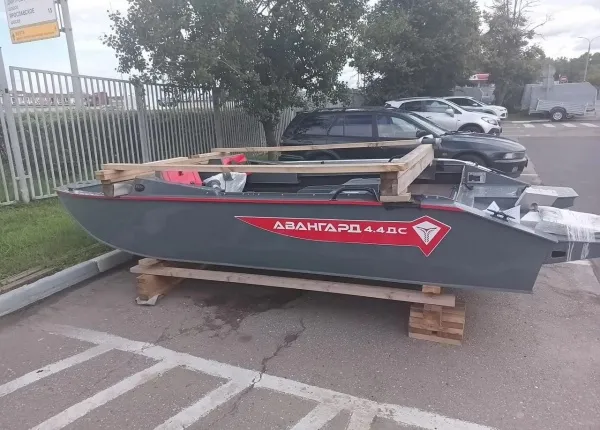 Лодка Авангард 4.4DC