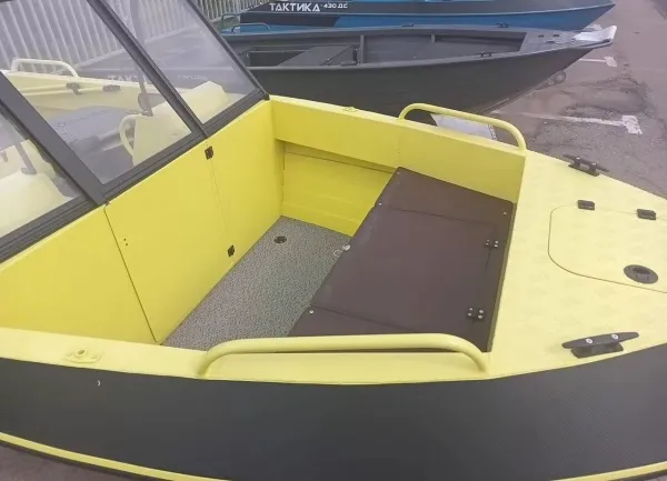 Лодка Тактика 460DC